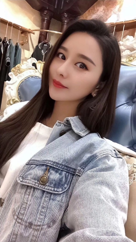 李珊珊的第一张照片--香港认干亲服务网