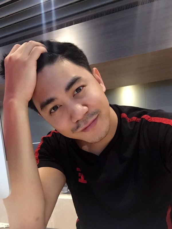 李的第一张照片--香港认干亲服务网