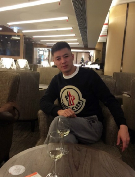 吴辉的第一张照片--香港认干亲服务网