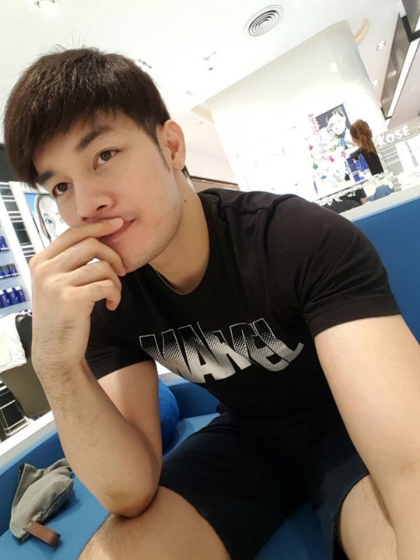 张枫的第一张照片--香港认干亲服务网