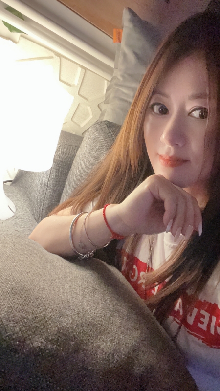 自信的第一张照片--香港认干亲服务网