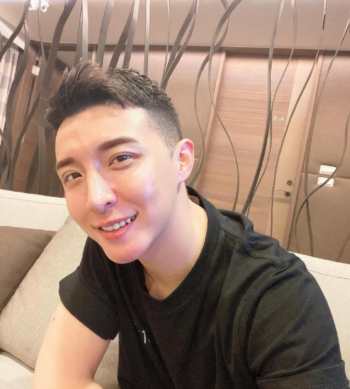 王子的第一张照片--香港认干亲服务网