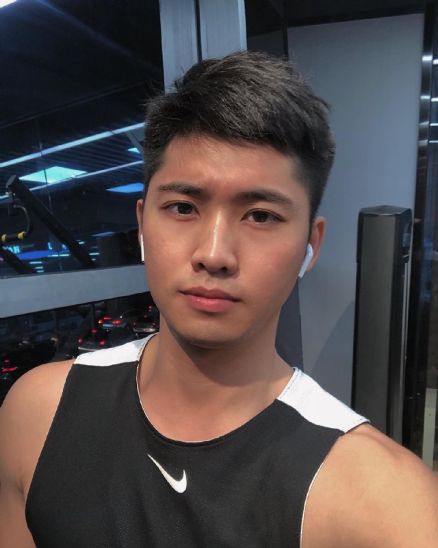 林毅的第一张照片--香港认干亲服务网