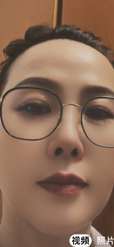 水女人的第一张照片--香港认干亲服务网