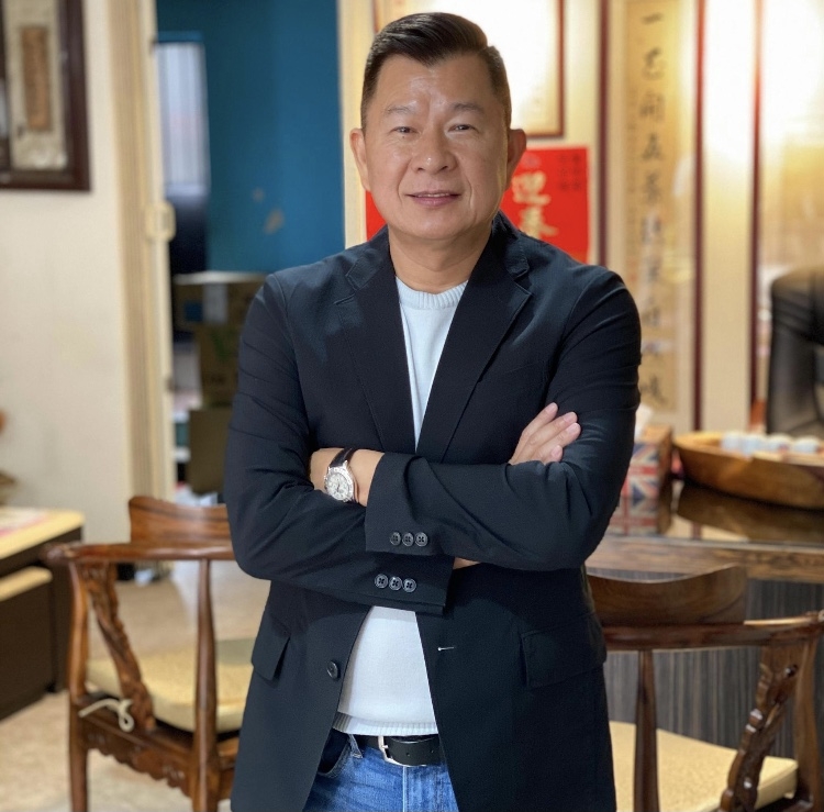 幸福余生的第一张照片--香港认干亲服务网